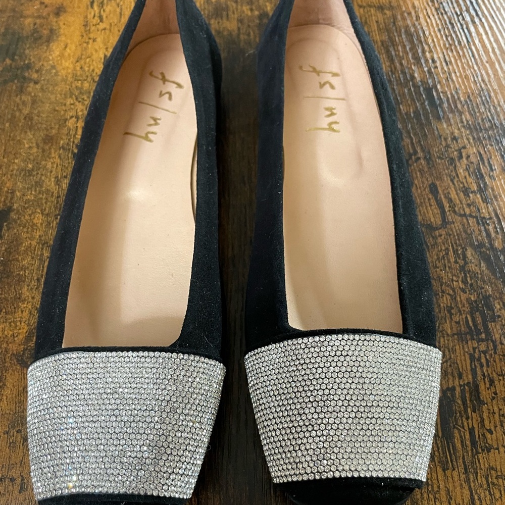 Elegant Black and Silver Women's Flats